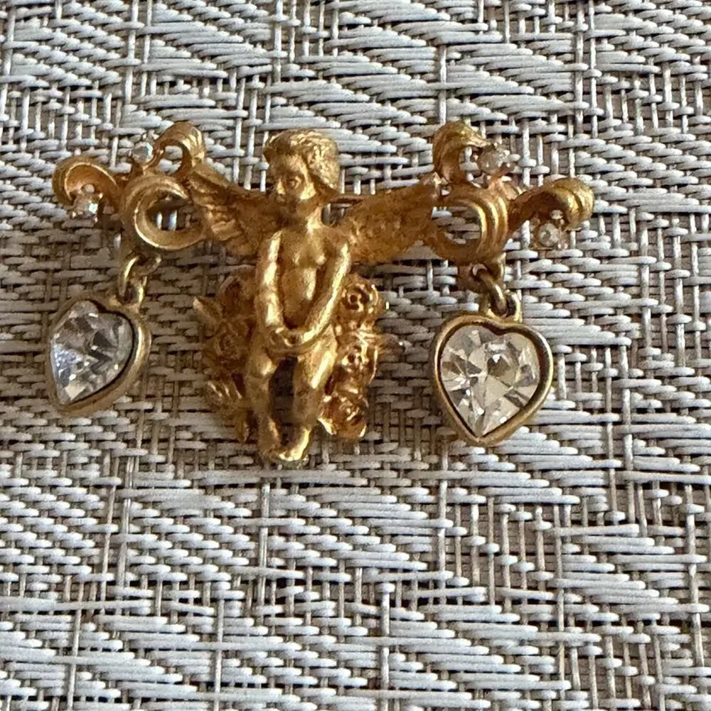 Kirks Folly cherub brooch